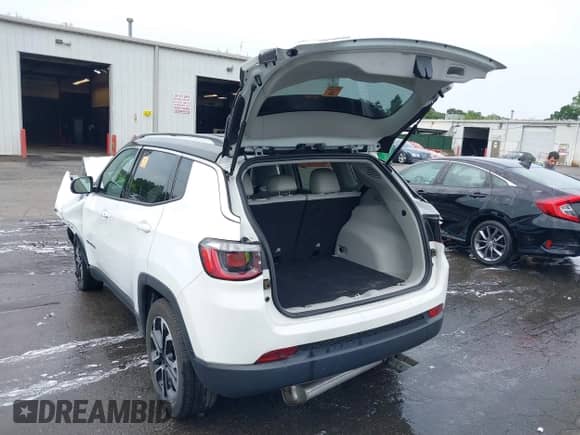 2022 Jeep Compass Limited with VIN 3C4NJDCB5NT185115, listed as a IAAI auction lot 42626053 with 39,163 mi miles and . Bid and sale history available at DreamBid. Image 3.