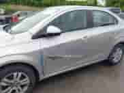 2014 Chevrolet Sonic LT с VIN 1G1JD5SHXE4207495, выставлен на аукционе IAAI как лот 42313153 с пробегом 110 015 миль миль и . История ставок и продаж доступна на DreamBid. Изображение 14.