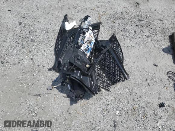 2018 Toyota Camry XSE z VIN 4T1B61HK1JU076397, wystawiony jako Copart lot #69097305 z przebiegiem 58 663 mil mil oraz Szkoda całkowita • Salvage title. Historia ofert i sprzedaży dostępna na DreamBid. Obrazek 12.