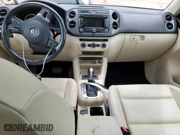 2013 Volkswagen Tiguan SE с VIN WVGAV7AXXDW523728, выставлен на аукционе Copart как лот 64116173 с пробегом 116 336 миль миль и Списание • Salvage title. История ставок и продаж доступна на DreamBid. Изображение 8.