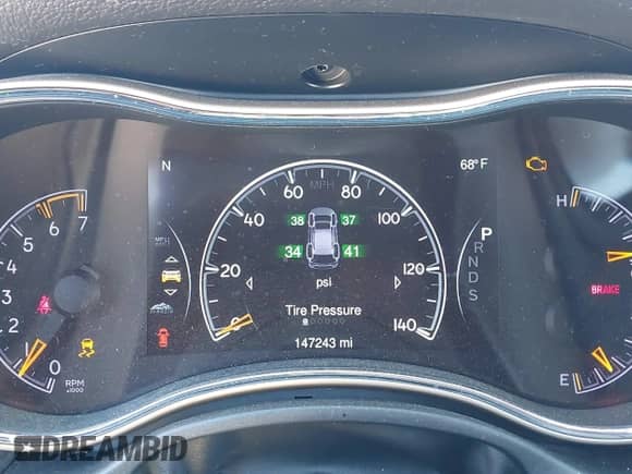 2014 Jeep Grand Cherokee Limited z VIN 1C4RJFBT0EC135211, wystawiony jako IAAI lot #43054104 z przebiegiem 147 243 mil mil oraz . Historia ofert i sprzedaży dostępna na DreamBid. Obrazek 7.