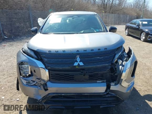 2023 Mitsubishi Outlander SEL z VIN JA4J4VA80PZ014751, wystawiony jako IAAI lot #41773106 z przebiegiem 20 980 mil mil oraz . Historia ofert i sprzedaży dostępna na DreamBid. Obrazek 13.