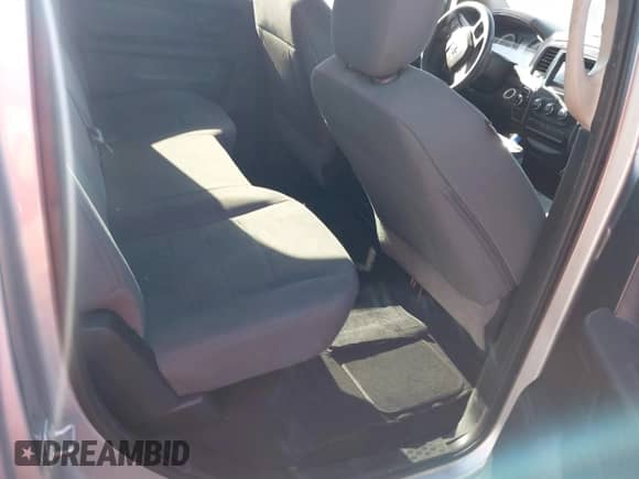 2018 Ram 1500 Express z VIN 3C6RR6KG2JG225759, wystawiony jako IAAI lot #41238504 z przebiegiem 123 991 mil mil oraz . Historia ofert i sprzedaży dostępna na DreamBid. Obrazek 8.