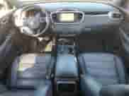 2016 Kia Sorento SXL с VIN 5XYPKDA18GG119202, выставлен на аукционе Copart как лот 65789815 с пробегом 54 413 миль миль и Списание • Salvage title. История ставок и продаж доступна на DreamBid. Изображение 8.
