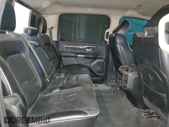 2020 Ram 1500 Laramie z VIN 1C6RREJT0LN238318, wystawiony jako Copart lot #52571805 z przebiegiem Nie podano mil oraz Czysty tytuł • Clean title. Historia ofert i sprzedaży dostępna na DreamBid. Obrazek 10.