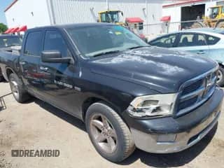 2011 Ram 1500 SLT z VIN 1D7RB1CT1BS614792, wystawiony jako IAAI lot #42022560 z przebiegiem 215 003 mil mil oraz . Historia ofert i sprzedaży dostępna na DreamBid. Obrazek 1.