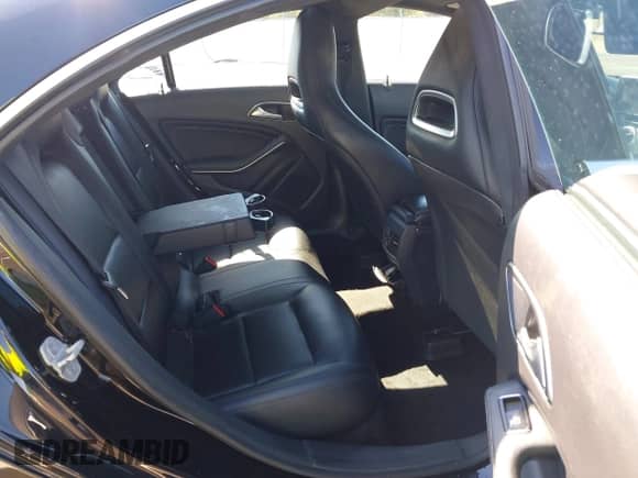 2015 Mercedes-Benz CLA 250 с VIN WDDSJ4EB9FN213490, выставлен на аукционе IAAI как лот 43363730 с пробегом 136 133 миль миль и . История ставок и продаж доступна на DreamBid. Изображение 8.