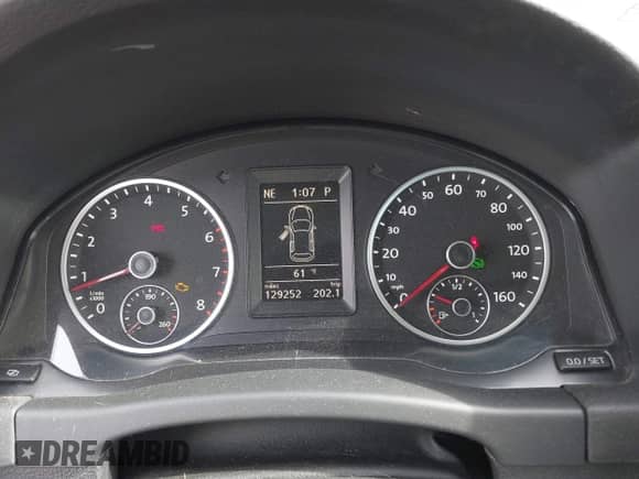 2012 Volkswagen Tiguan S с VIN WVGAV7AX5CW102031, выставлен на аукционе IAAI как лот 43415524 с пробегом 129 252 миль миль и . История ставок и продаж доступна на DreamBid. Изображение 7.