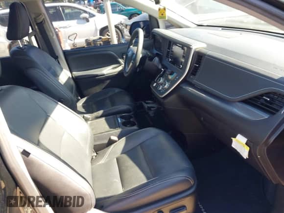 2020 Toyota Sienna SE z VIN 5TDXZ3DC9LS043621, wystawiony jako IAAI lot #42670891 z przebiegiem 56 734 mil mil oraz . Historia ofert i sprzedaży dostępna na DreamBid. Obrazek 5.