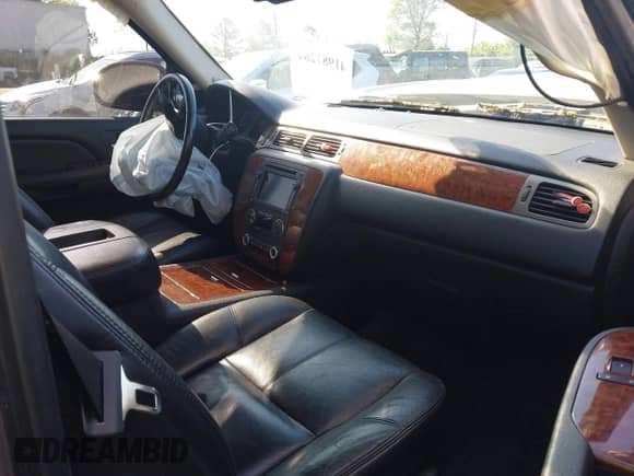 2008 Chevrolet Tahoe 1LT с VIN 1GNFC13058R121737, выставлен на аукционе IAAI как лот 41987284 с пробегом 192 568 миль миль и . История ставок и продаж доступна на DreamBid. Изображение 5.