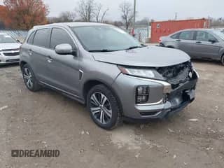 2020 Mitsubishi Outlander SE z VIN JA4AP4AU8LU015085, wystawiony jako IAAI lot #40945489 z przebiegiem 80 942 mil mil oraz . Historia ofert i sprzedaży dostępna na DreamBid. Obrazek 1.