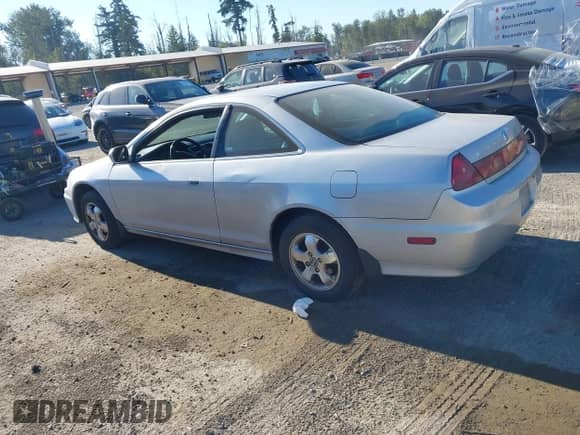 2001 Honda Accord EX с VIN 1HGCG32581A027060, выставлен на аукционе IAAI как лот 42862615 с пробегом 242 443 миль миль и . История ставок и продаж доступна на DreamBid. Изображение 3.