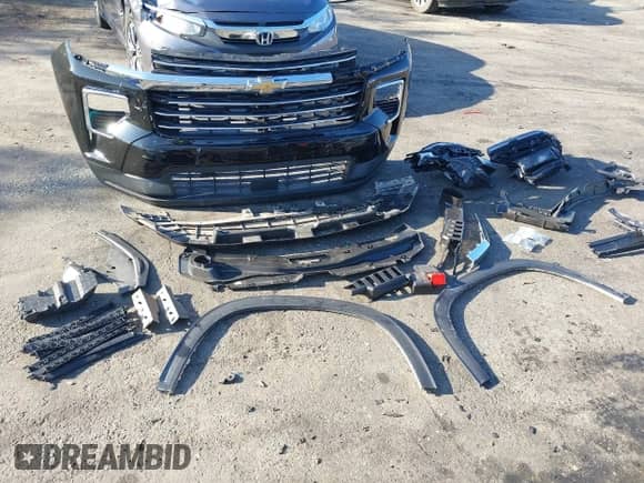 2025 Chevrolet Traverse FWD LT с VIN 1GNERGRS8SJ175948, выставлен на аукционе IAAI как лот 43214313 с пробегом 13 699 миль миль и . История ставок и продаж доступна на DreamBid. Изображение 12.