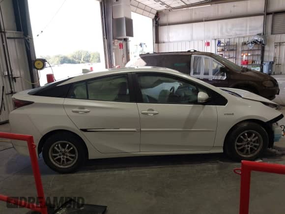 2018 Toyota Prius Two Eco with VIN JTDKARFU4J3063431, listed as a IAAI auction lot 43575943 with 145,140 mi miles and . Bid and sale history available at DreamBid. Image 13.