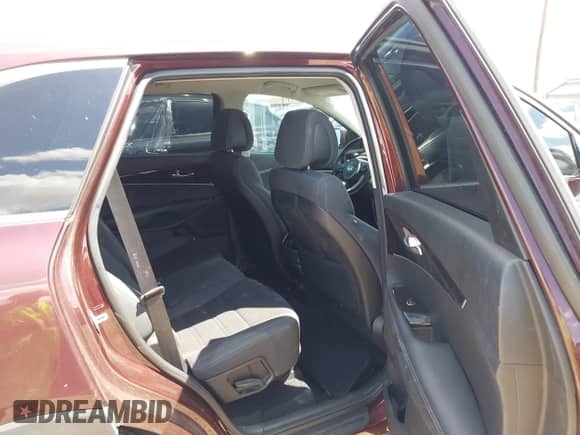 2016 Kia Sorento L with VIN 5XYPG4A38GG169035, listed as a IAAI auction lot 43069831 with 104,276 mi miles and . Bid and sale history available at DreamBid. Image 8.