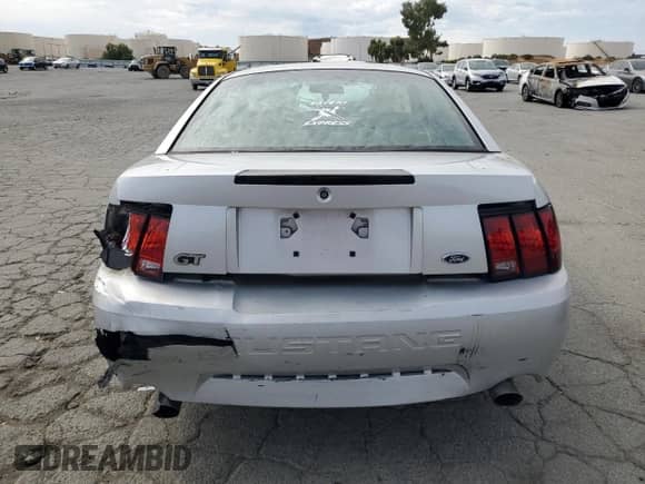2001 Ford Mustang GT Deluxe с VIN 1FAFP42X81F229392, выставлен на аукционе Copart как лот 81474935 с пробегом 116 702 миль миль и Списание • Salvage title. История ставок и продаж доступна на DreamBid. Изображение 6.
