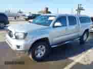 2013 Toyota Tacoma PreRunner z VIN 3TMKU4HN8DM034338, wystawiony jako IAAI lot #41808842 z przebiegiem 142 012 mil mil oraz . Historia ofert i sprzedaży dostępna na DreamBid. Obrazek 18.