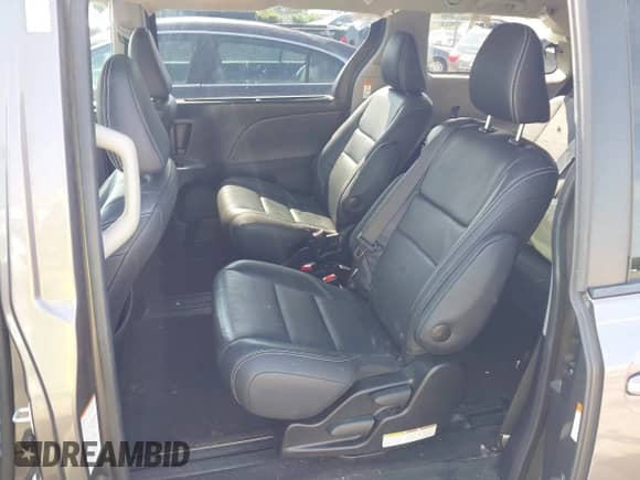 2017 Toyota Sienna SE z VIN 5TDXZ3DC4HS799333, wystawiony jako IAAI lot #42424153 z przebiegiem 110 792 mil mil oraz . Historia ofert i sprzedaży dostępna na DreamBid. Obrazek 8.