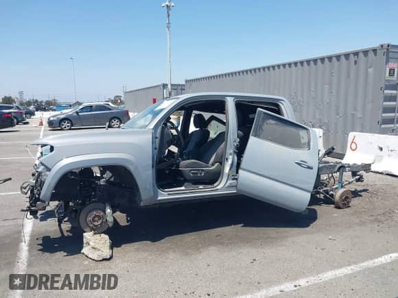 2021 Toyota Tacoma SR5 с VIN 3TYBZ5DN8MT000904, выставлен на аукционе IAAI как лот 42651517 с пробегом 68 366 миль миль и . История ставок и продаж доступна на DreamBid. Изображение 14.