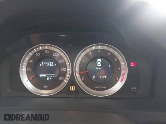 2013 Volvo S60 T5 с VIN YV1612FH9D2184973, выставлен на аукционе IAAI как лот 43136800 с пробегом 106 699 миль миль и . История ставок и продаж доступна на DreamBid. Изображение 7.
