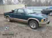 1996 Chevrolet S-10 LS z VIN 1GCCS19X6T8103491, wystawiony jako Copart lot #50307775 z przebiegiem 159 535 mil mil oraz Szkoda całkowita • Salvage title. Historia ofert i sprzedaży dostępna na DreamBid. Obrazek 4.