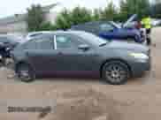 2010 Toyota Camry XLE z VIN 4T1BF3EK1AU012358, wystawiony jako IAAI lot #43064176 z przebiegiem 119 143 mil mil oraz . Historia ofert i sprzedaży dostępna na DreamBid. Obrazek 13.