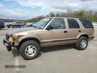 1996 Chevrolet Blazer с VIN 1GNDT13W0T2182796, выставлен на аукционе Copart как лот 72577554 с пробегом 133 565 миль миль и Списание • Salvage title. История ставок и продаж доступна на DreamBid. Изображение 1.