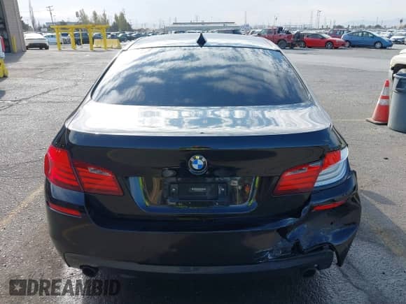 2013 BMW 5 Series 535i с VIN WBAFR7C56DC827194, выставлен на аукционе IAAI как лот 43242537 с пробегом 133 500 миль миль и . История ставок и продаж доступна на DreamBid. Изображение 16.