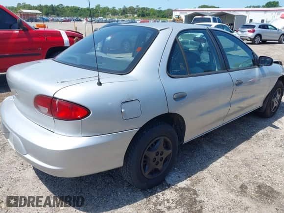 2001 Chevrolet Cavalier z VIN 1G1JC524117393646, wystawiony jako IAAI lot #42184210 z przebiegiem 152 407 mil mil oraz . Historia ofert i sprzedaży dostępna na DreamBid. Obrazek 4.