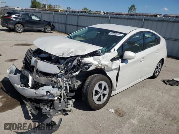 2013 Toyota Prius Two z VIN JTDKN3DU4D5694533, wystawiony jako Copart lot #84382165 z przebiegiem Nie podano mil oraz Szkoda całkowita • Salvage title. Historia ofert i sprzedaży dostępna na DreamBid. Obrazek 1.