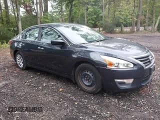 2015 Nissan Altima S z VIN 1N4AL3AP8FC249040, wystawiony jako IAAI lot #43456121 z przebiegiem 151 817 mil mil oraz . Historia ofert i sprzedaży dostępna na DreamBid. Obrazek 1.