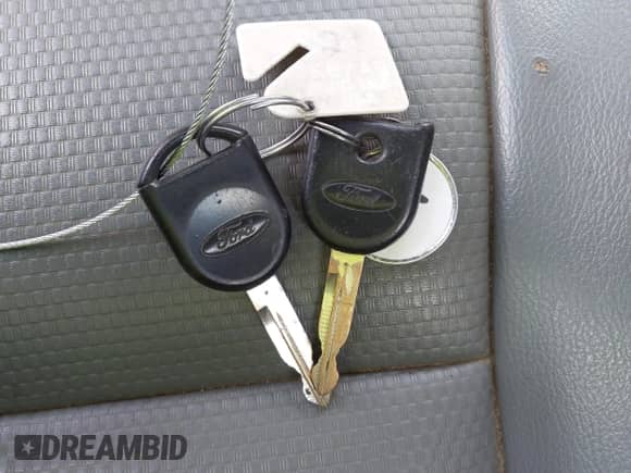 2014 Ford F-150 XL with VIN 1FTMF1CM4EKD56676, listed as a IAAI auction lot 43208650 with 176,104 mi miles and . Bid and sale history available at DreamBid. Image 11.