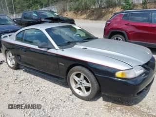 1998 Ford Mustang GT z VIN 1FAFP42X8WF215256, wystawiony jako IAAI lot #42824233 z przebiegiem 117 070 mil mil oraz . Historia ofert i sprzedaży dostępna na DreamBid. Obrazek 1.
