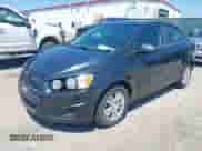 2015 Chevrolet Sonic LT с VIN 1G1JC5SB2F4113224, выставлен на аукционе IAAI как лот 42968437 с пробегом 183 510 миль миль и . История ставок и продаж доступна на DreamBid. Изображение 2.