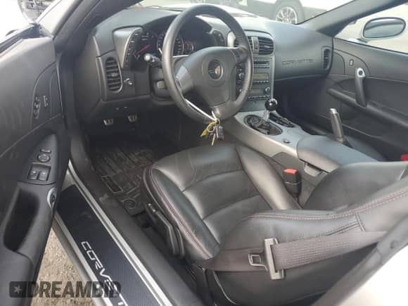2007 Chevrolet Corvette Z06 с VIN 1G1YY26E975113252, выставлен на аукционе Copart как лот 82185975 с пробегом 36 774 миль миль и Списание • Salvage title. История ставок и продаж доступна на DreamBid. Изображение 8.