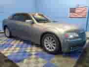2012 Chrysler 300 Limited с VIN 2C3CCACG3CH251196, выставлен на аукционе Copart как лот 80852015 с пробегом 160 624 миль миль и Чистый • Clean title. История ставок и продаж доступна на DreamBid. Изображение 4.