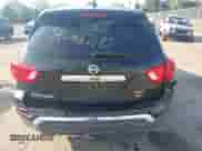 2019 Nissan Pathfinder Platinum z VIN 5N1DR2MM6KC627265, wystawiony jako IAAI lot #42487185 z przebiegiem 110 727 mil mil oraz . Historia ofert i sprzedaży dostępna na DreamBid. Obrazek 16.