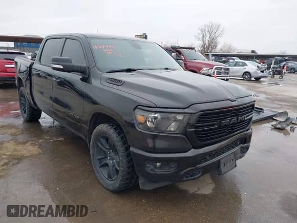 2020 Ram 1500 Big Horn z VIN 1C6RREFT2LN245795, wystawiony jako IAAI lot #41399811 z przebiegiem 150 722 mil mil oraz . Historia ofert i sprzedaży dostępna na DreamBid. Obrazek 1.