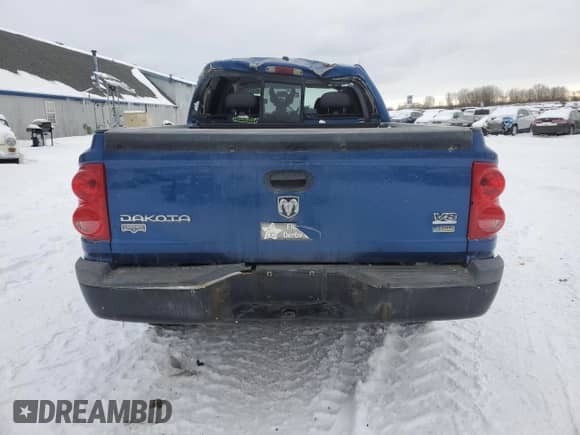 2008 Dodge Dakota Laramie with VIN 1D7HW58N68S637012, listed as a Copart auction lot 45932835 with 152,146 mi miles and Clean title. Bid and sale history available at DreamBid. Image 6.