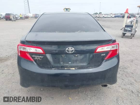 2014 Toyota Camry SE Sport с VIN 4T1BF1FK2EU343457, выставлен на аукционе IAAI как лот 43385246 с пробегом 320 265 миль миль и . История ставок и продаж доступна на DreamBid. Изображение 16.