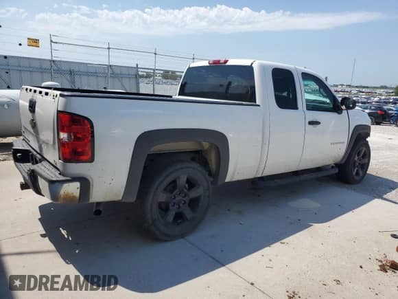 2010 Chevrolet Silverado 1500 Work Truck z VIN 1GCSKPE38AZ298731, wystawiony jako Copart lot #67804555 z przebiegiem Nie podano mil oraz Szkoda całkowita • Salvage title. Historia ofert i sprzedaży dostępna na DreamBid. Obrazek 3.