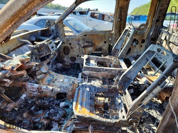 2012 Ford F-250 XL с VIN 1FT7X2B63CEC13409, выставлен на аукционе Copart как лот 84228055 с пробегом Не указан миль и Списание • Salvage title. История ставок и продаж доступна на DreamBid. Изображение 7.