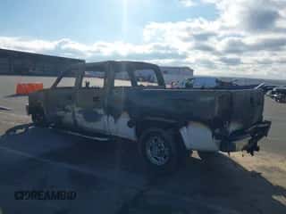 2004 Chevrolet Silverado 2500 LT z VIN 1GCGK23U54F190612, wystawiony jako IAAI lot #41022893 z przebiegiem Nie podano mil oraz . Historia ofert i sprzedaży dostępna na DreamBid. Obrazek 3.