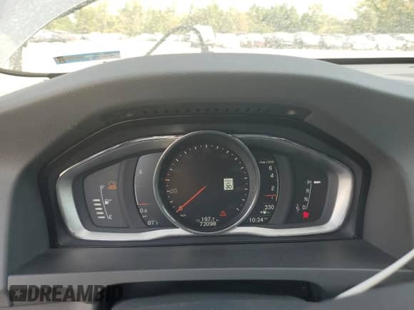 2017 Volvo S60 Inscription Platinum z VIN LYV402TM8HB143000, wystawiony jako Copart lot #80237205 z przebiegiem 72 098 mil mil oraz Szkoda całkowita • Salvage title. Historia ofert i sprzedaży dostępna na DreamBid. Obrazek 9.