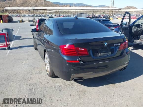 2015 BMW 5 Series 550i с VIN WBAKN9C56FD961027, выставлен на аукционе IAAI как лот 42653452 с пробегом 167 493 миль миль и . История ставок и продаж доступна на DreamBid. Изображение 3.