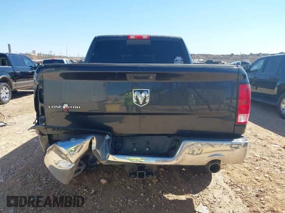 2017 Ram 1500 Lone Star z VIN 3C6RR6LT8HG604738, wystawiony jako IAAI lot #41598341 z przebiegiem 82 278 mil mil oraz . Historia ofert i sprzedaży dostępna na DreamBid. Obrazek 16.