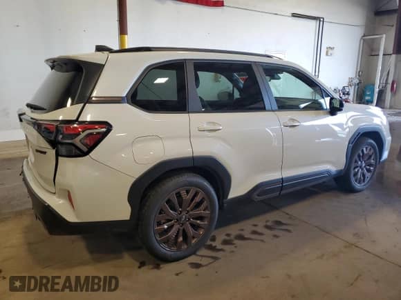 2025 Subaru Forester Special Sports z VIN JF2SLDHC7SH514455, wystawiony jako Copart lot #64605855 z przebiegiem 3 500 mil mil oraz Szkoda całkowita • Salvage title. Historia ofert i sprzedaży dostępna na DreamBid. Obrazek 3.