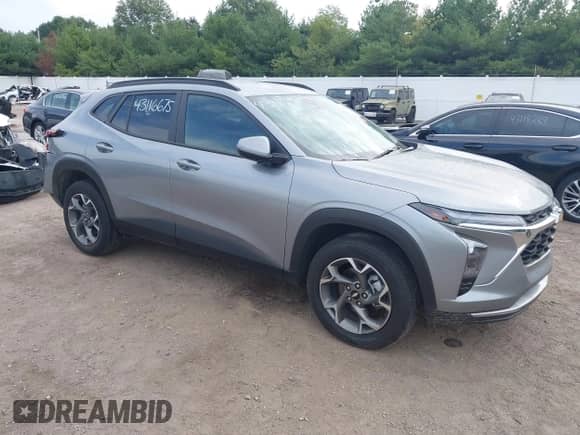 2024 Chevrolet Trax LT z VIN KL77LHE20RC182516, wystawiony jako IAAI lot #43116675 z przebiegiem 14 114 mil mil oraz . Historia ofert i sprzedaży dostępna na DreamBid. Obrazek 1.