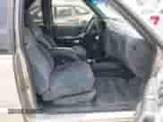 2000 Chevrolet Blazer LS с VIN 1GNCS18W8YK215154, выставлен на аукционе IAAI как лот 42072814 с пробегом 176 064 миль миль и . История ставок и продаж доступна на DreamBid. Изображение 5.