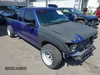 1995 Toyota Tacoma z VIN 4TAUN53B8SZ061667, wystawiony jako IAAI lot #42557692 z przebiegiem 164 999 mil mil oraz . Historia ofert i sprzedaży dostępna na DreamBid. Obrazek 1.
